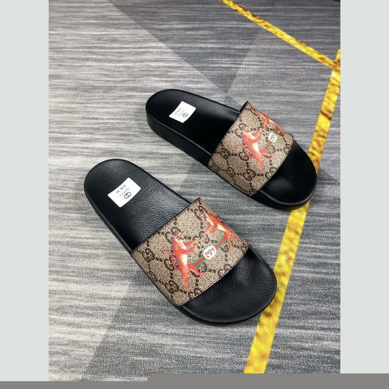 G*u*i slippers